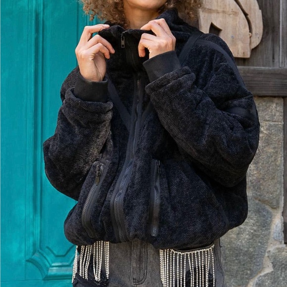 POL Jacket - Picture 2 of 3